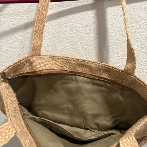 ❗️SALE❗️Embroidered Floral Tote Bag - Picture 2 of 5